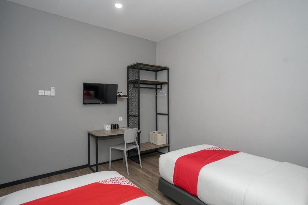 Oyo 568 Rajawali Homestay Palembang Kültér fotó