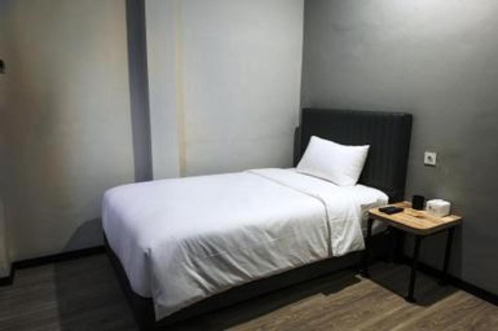 Oyo 568 Rajawali Homestay Palembang Kültér fotó