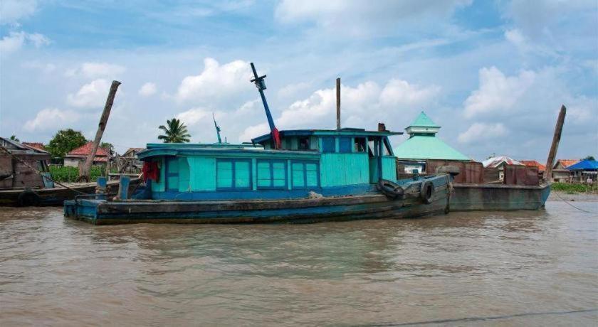 Oyo 568 Rajawali Homestay Palembang Kültér fotó