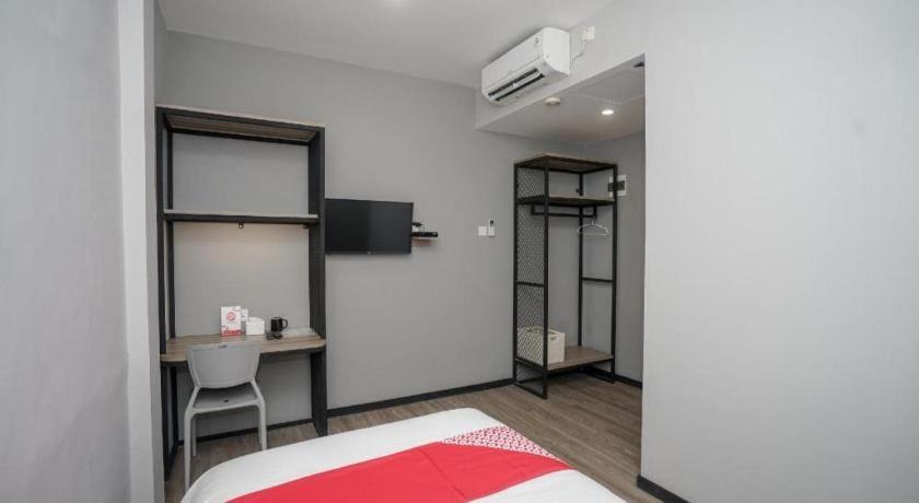 Oyo 568 Rajawali Homestay Palembang Kültér fotó