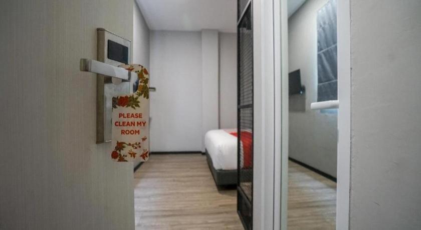 Oyo 568 Rajawali Homestay Palembang Kültér fotó