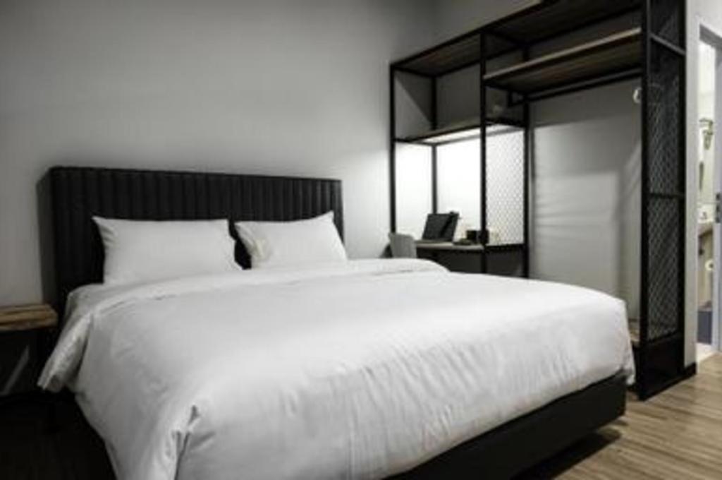 Oyo 568 Rajawali Homestay Palembang Kültér fotó